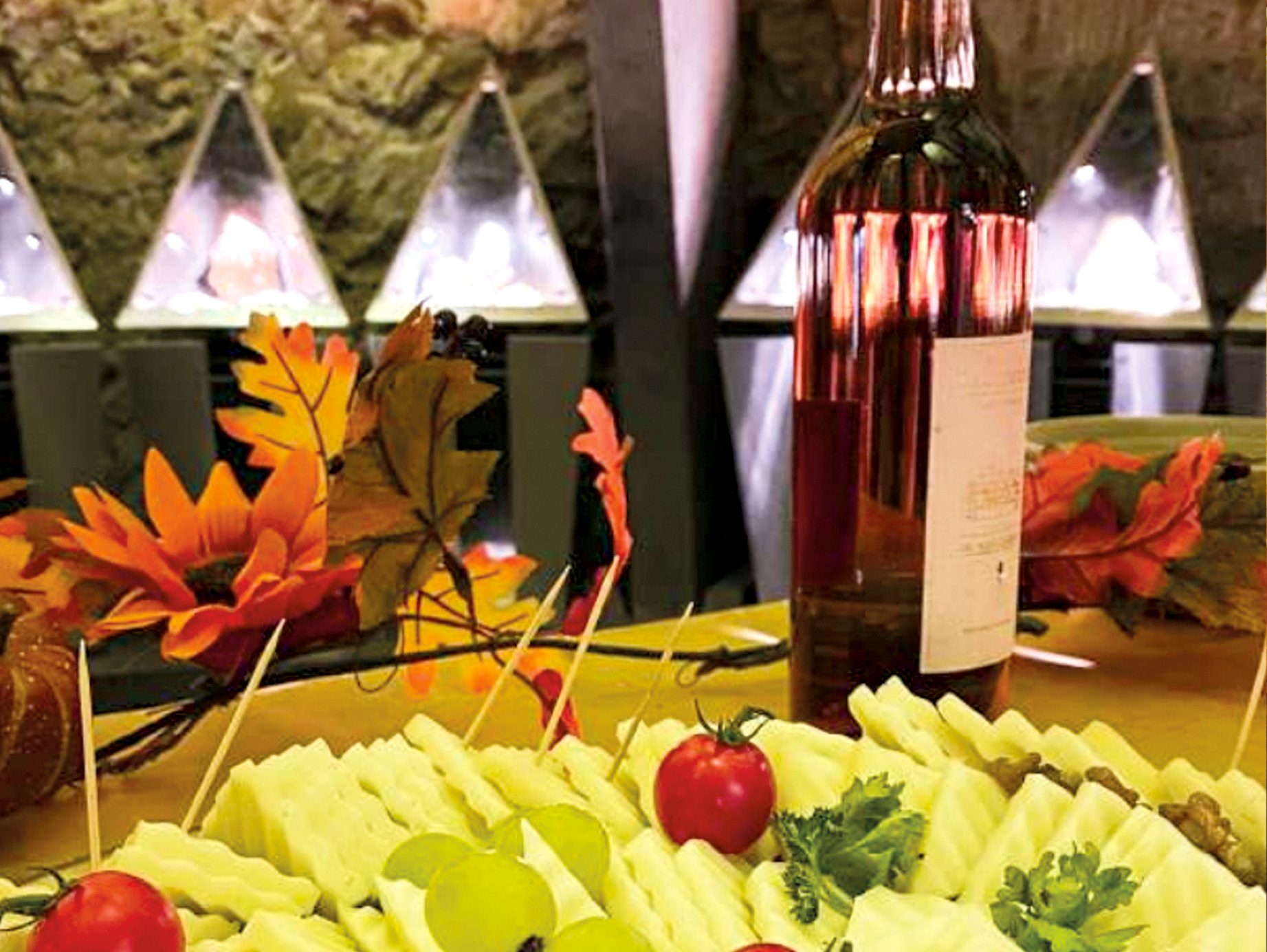 Apéritif avec vins et fromage aux Grottes de Vallorbe