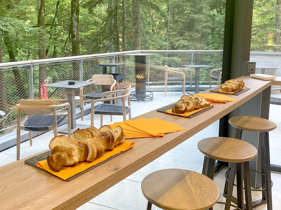 Tresses suisses proposées lors d'un petit-déjeuner aux Grottes de Vallorbe