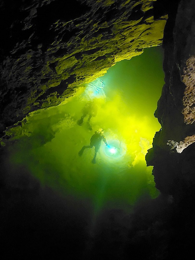plongeur-grottes-vallorbe