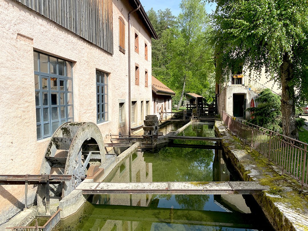 Roues de moulin à eau au MUsée du fer à Vallorbe
